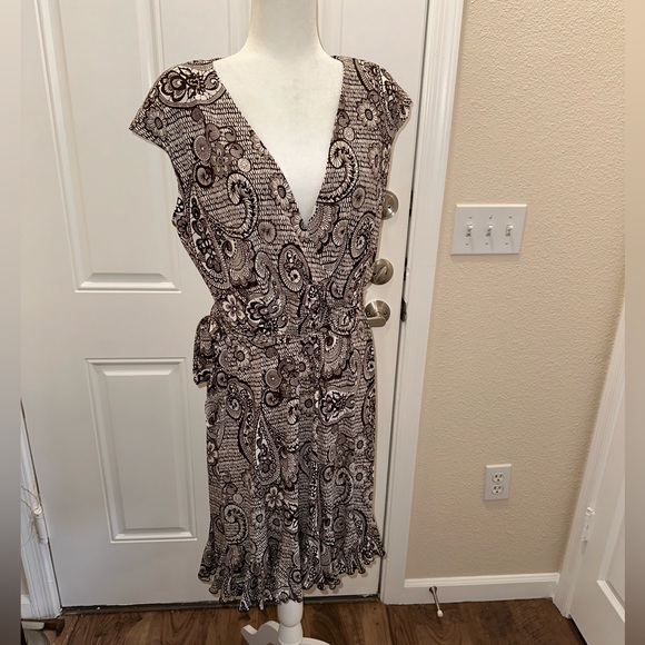 Glamour Deep V Neckline Cap Sleeve Brown / White Paisley Print Dress Size 14 - Picture 10 of 12
